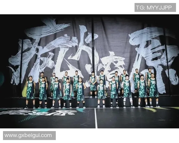 安踏篮球明星签字活动盛况空前球迷热情参与见证偶像风采